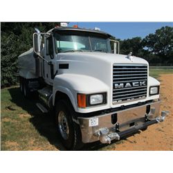 2006 MACK CH613 T/A WATER TRUCK, S/N 1M1AJ07Y86N002409, MACK AC460P DIESEL ENG, 18 SPD TRANS, 44K RE