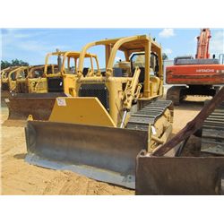 CAT D4D CRAWLER TRACTOR, S/N 59J2205, STRAIGHT BLADE W/TILT, 20" SBG, CANOPY, SWEEPS & SCREEN