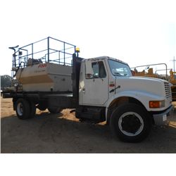 1990 INTERNATIONAL 4900 S/A FLATBED W/ HYDRO-SEEDER, S/N 1HTSDZZM6LH693379, DT466 INT DIESEL ENG, 5&