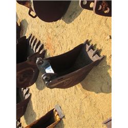 BUCKET FITS JOHN DEERE 310