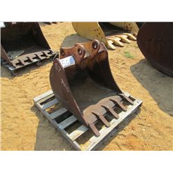 24" JOHN DEERE BACKHOE BUCKET