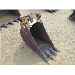 18" EXCAVATOR BUCKET FITS JOHN DEERE 190E