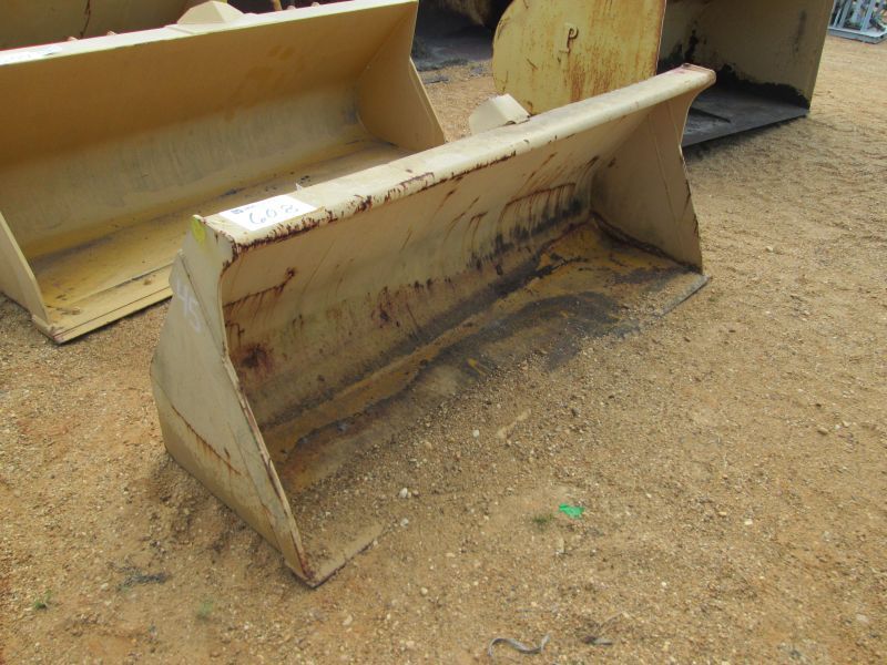 1.3 YARD BACKHOE LOADER BUCKET J.M. Wood Auction Company, Inc.