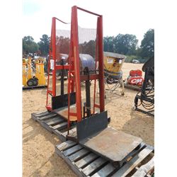 1 LOT (2) WESCO PLATFORM HYDRAULIC LIFT, 1,000 CAP