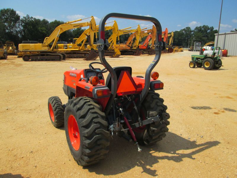 KUBOTA L2800 4X4 FARM TRACTOR, S/N 66270, 3 PT HITCH, PTO, ROLL BAR