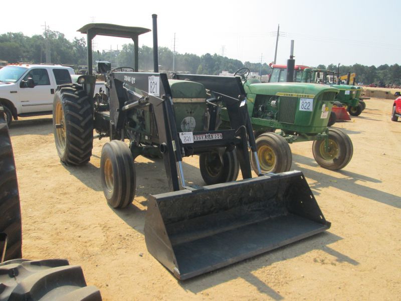 JOHN DEERE 2840 FARM TRACTOR, S/N 728671, 3 PTH, PTO, 2 HYD REMOTES