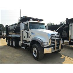 2013 MACK GU713 TRI AXLE DUMP, S/N 1MZAX04CXDM017810, 435 HP MACK MP7 ENG, MACK T130 10 SPD TRANS, 4