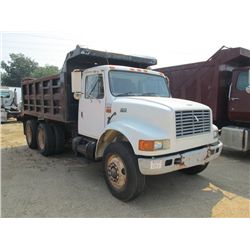 1996 INTERNATIONAL 4900 T/A DUMP, S/N 1HTDHAAR7TH208079, IHC DT466 DIESEL ENG, 10 SPEED TRANS, 40K R