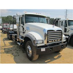 2013 MACK GU713 T/A ROLL OFF TRUCK TRACTOR, S/N 1M2AX04C9DM015255, MP7 405 HP MACK ENG, A/T, 44K REA