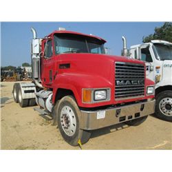 2000 MACK CH613 T/A TRUCK TRACTOR, S/N 1M2AA18Y2TW126303, E7-427 MACK DIESEL ENG, 10 SPD TRANS, 38K 