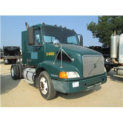 2002 VOLVO S/A TRUCK TRACTOR, S/N 4V4M19RF82N320719, S60 DETROIT ENG, 9 SPD TRANS, 20K REARS, 12K FR