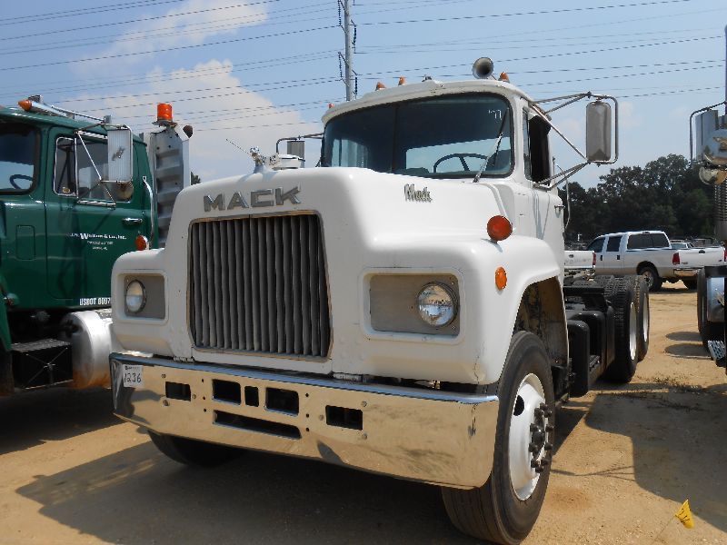 1977 MACK R685 ST T/A TRUCK TRACTOR, S/N R685ST66713, MACK DIESEL ENG ...