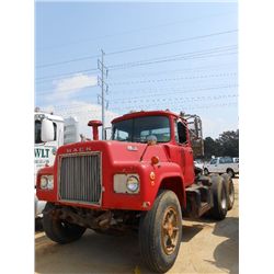 1968 R600 MACK T/A TRUCK TRACTOR, S/N 86858T4018, 237 MACK DIESEL