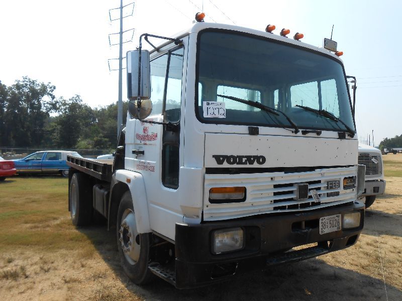 1989 VOLVO FE6 S/A FLATBED TRUCK, S/N ...