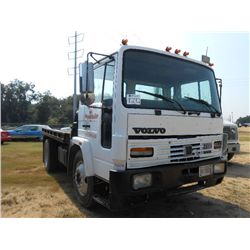 1989 VOLVO FE6 S/A FLATBED TRUCK, S/N VB3U6A7A0KEG3441, VOLVO DIESEL ENG, 5 SPD TRANS, A/C, P/S, 12'