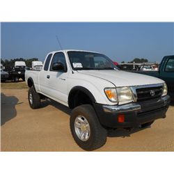 2000 TOYOTA TACOMA 4X4 TRD PICKUP, S/N 4TAWN72N1YZ638791, GAS ENG, A/T, A/C, P/S, EXTENDED CAB