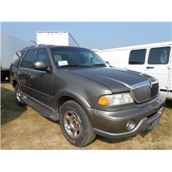 2001 LINCOLN NAVISTAR, S/N 5LMFU28R21LJ08559, GAS, A/T
