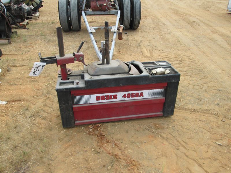 COATS 4050A TIRE CHANGER