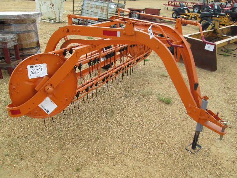 INTERNATIONAL HARVESTER 35 HAY RAKE