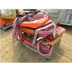 1 LOT FIRE HOSE & WALL MOUNT BRACKET