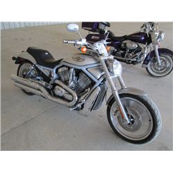 2003 V ROD HARLEY DAVIDSON MOTORCYCLE, S/N 1HD1HAZ493K845574, ANNIVERSARY MODEL, CUSTOM EXHAUST, CUS