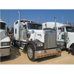 2005 KENWORTH W900B TRI AXLE TRUCK TRACTOR, S/N 1XKWDB9X25R115264, CAT C15 475 HP ENG, 13 SPD TRANS,