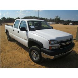 2007 CHEVROLET 4X4 CREW CAB PICKUP, S/N 1GCHK23U47F113853, 6.0L V8, A/T, A/C, LONG BED