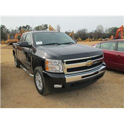 2011 CHEVROLET SILVERADO Z71 4X4 EXTENDED CAB PICKUP, S/N 1GCRKSE31BZ443568, 5.5L GAS ENG, A/T, P/W,
