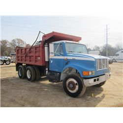 1995 INTERNATIONAL 4900 T/A DUMP, S/N 1HTSHAAR4SH208068, DT466 IHC DIESEL ENG, 10 SPD TRANS, 40K REA