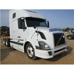 2006 VOLVO T/A TRUCK TRACTOR, S/N 4V4NC9TG76N400583, 400 HP CUMMINS ISX DIESEL ENG, 10 SPD TRANS, 38