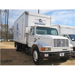 1995 INTERNATIONAL 4900 VAN TRUCK, S/N 1HTSDAAM9SH657374, IHC DIESEL ENG, 5 SPD TRANS, A/C, P/S, 18'