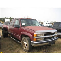 1998 CHEVROLET 3500 4X4 DUALLY PICKUP, S/N 1GCHK39J4WF054904, GAS ENG, A/T, A/C, P/S, EXTENDED CAB, 