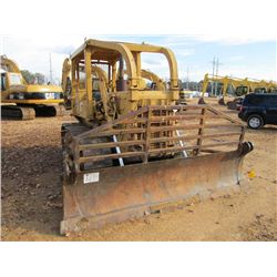 CAT D4D CRAWLER TRACTOR, S/N 83J2748, STRAIGHT BLADE W/ TILT, 18" SBG, SWEEPS, REAR SCREEN, WINCH, C