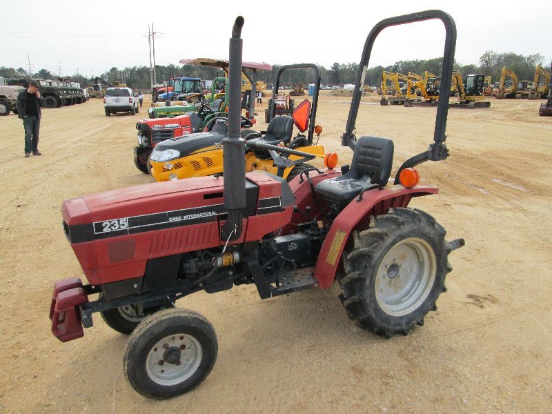 CASE INTERNATIONAL 235 FARM TRACTOR, S/N 17628040, 3 PTH, PTO, 3 CYL ...