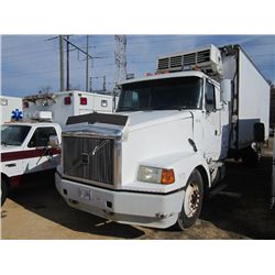 1997 VOLVO S/A REEFER, S/N 4V4WBAPF4VN737219, M11 CUMMINS ENG, 9 SPD TRANS, 20K REAR, 12K FRONT, A/C