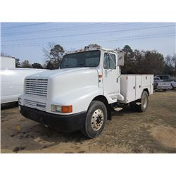 1992 INTERNATIONAL 8300 S/A SERVICE TRUCK, S/N 1HSHJA5NXNH436915, CUMMINS 310 HP DIESEL ENG, 8 SPD T