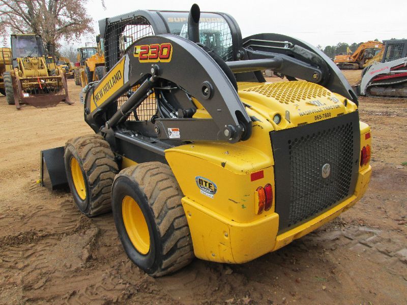 NEW HOLLAND L230 SKID STEER LOADER, S/N NCM449623, (12 yr) GP BUCKET