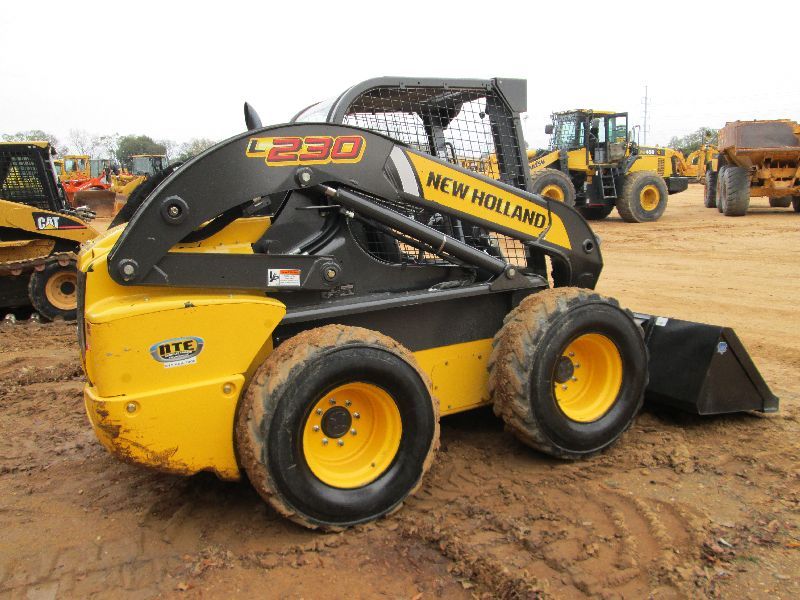 NEW HOLLAND L230 SKID STEER LOADER, S/N NCM449623, (12 yr) GP BUCKET