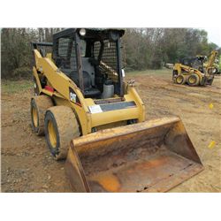 CAT 232 SKID STEER LOADER, S/N CAB00819, (03 YR) GP BUCKET, CANOPY