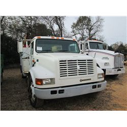 2001 INTERNATIONAL 4700 S/A MECHANICS TRUCK, S/N 1HTSLAAMZ1H359590, DT 466E DIESEL ENG, 6 SPD TRANS,