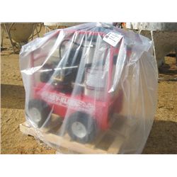 UNUSED EASY-KLEEN MAGNUM 4000, 4000 PSI, 12V BURNER, 15 HP, GAS, ELECTRIC START