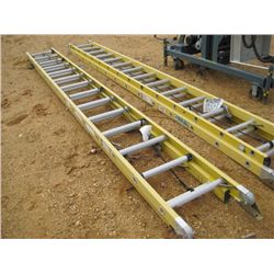 GREEN BULL 28' FIBERGLASS EXTENSION LADDER