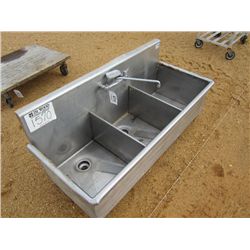 57" 3 COMPARTMENT STAINLESS STEEL SINK