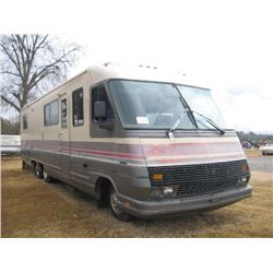 1990 FLEETWOOD PACE ARROW T/A MOTOR COACH, S/N 1GBKP37N9L3314020, 454 CU INCH CHEVRLET GAS ENG, A/T,