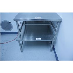 STAINLESS STEEL EQUIPMENT STAND