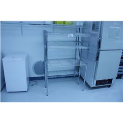 2 METRO RACKS AND ASSORTED METAL SHELVING IN