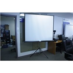 QUARTET PROJECTION SCREEN WITH 3M PROJECTOR, TV,