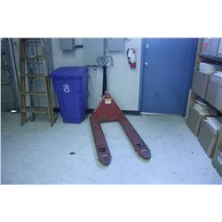 RED 5500LB SHIPPERS PALLET JACK