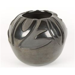 Santa Clara Black Pot