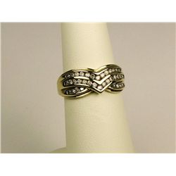 Dazzling 10K Yellow Gold Ladies Ring